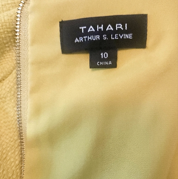 Tahari short sleeve cotton shift dress. Size 10 - Picture 7 of 9